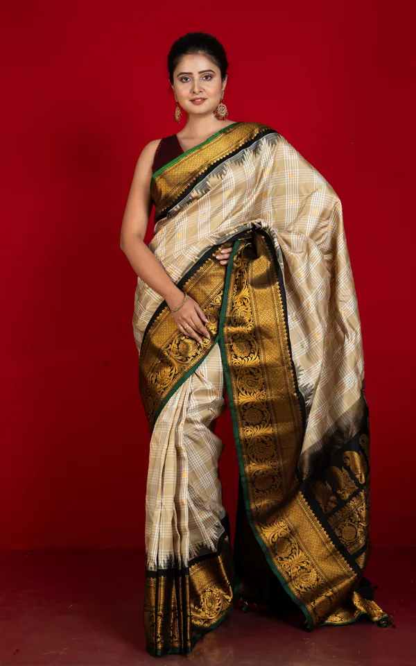 Exclusive_Woven_Checks_Pattern_With_Mahapar_Maharani_Border_Gadwal_Silk_Saree_In_Fawn_Off_White_Black_And_Emerald_Green