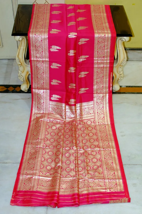Traditional_Woven_Teifi_Tree_Butta_Katan_Silk_Saree_In_Raspberry_And_Antique_Golden