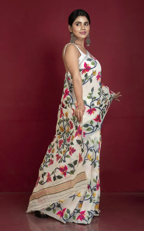 Tantuja_Inspired_Traditional_Soft_Jamdani_Saree_In_Linen_White_And_Multicolor