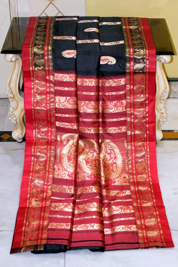Traditional_Bishnupuri_Swarnachari_Pure_Silk_Saree_In_Black_Dark_Red_And_Matt_Gold