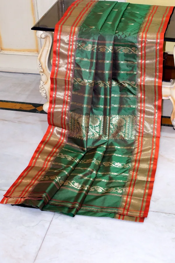 Bishnupuri_Paisely_Nakshi_Butta_Work_Pure_Katan_Silk_Saree_In_Clove_Green_Portland_Orange_And_Matt_Gold