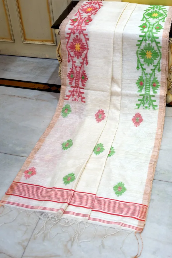 Premium_Quality_Woven_Needle_Karat_Nakshi_Work_Pure_Matka_Silk_Jamdani_Saree_In_Off_White_Red_Green_And_Antique_Golden