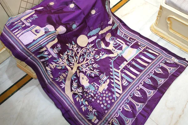 Hand_Embroidery_Kantha_Stitch_Work_Pure_Silk_Saree_In_Purple_Vanilla_Cyan_And_Off_White