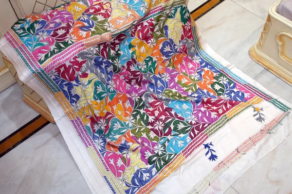 Hand_Embroidery_Blended_Silk_Reverse_Kantha_Work_Saree_In_Off_White_Red_Purple_Orange_And_Multicolor_Thread_Work