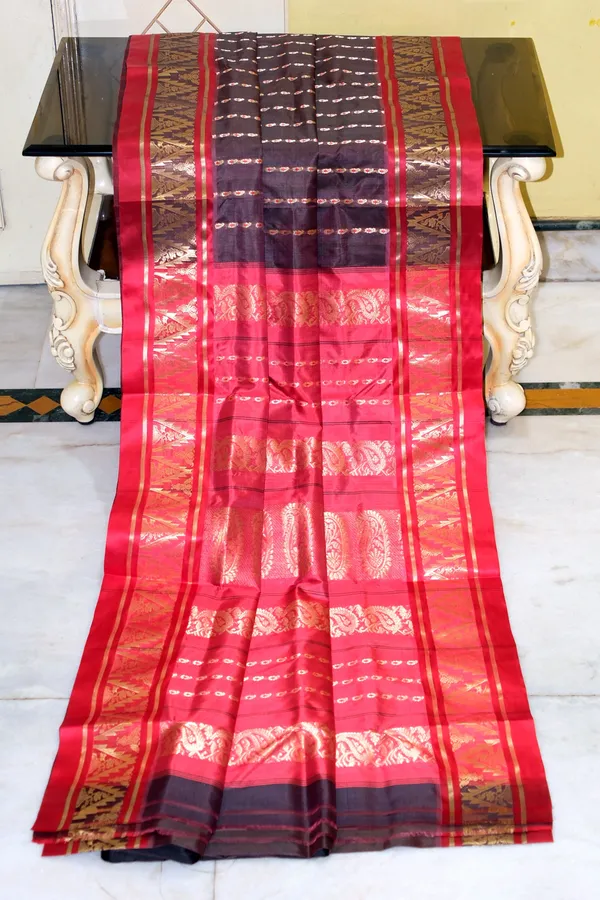 Bishnupuri_Open_Border_Crowned_Temple_Nakshi_Motif_Work_With_Paisley_Meenakari_Hazar_Butta_Pure_Katan_Silk_Saree_In_Dark_Wine_Falu_Red_And_Matt_Gold