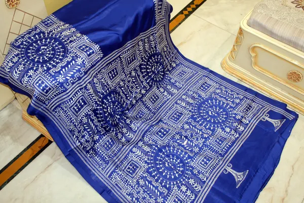 Hand_Embroidery_Nakshi_Kantha_Stitch_Work_Blended_Bangalore_Silk_Saree_In_Lapis_Blue_And_Off_White_Thread_Work