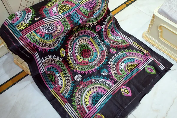 Hand_Embroidery_Blended_Silk_Kantha_Work_Saree_In_Zed_Black_Off_White_And_Multicolor_Thread_Work