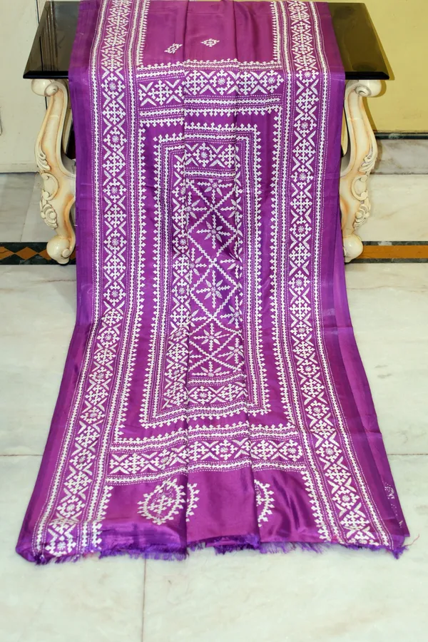 Hand_Embroidery_Kutch_Work_Blended_Bangalore_Silk_Saree_In_Royal_Heath_And_Off_White_Thread_Work