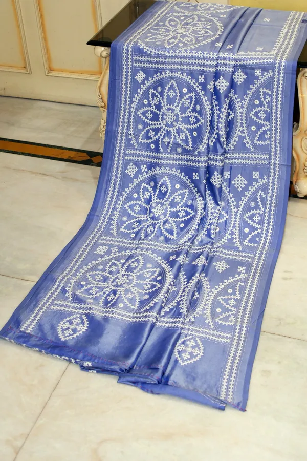 Hand_Embroidery_Kutch_Work_Blended_Bangalore_Silk_Saree_In_Slate_Blue_And_Off_White_Thread_Work