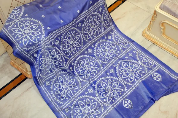 Hand_Embroidery_Kutch_Work_Blended_Bangalore_Silk_Saree_In_Slate_Blue_And_Off_White_Thread_Work
