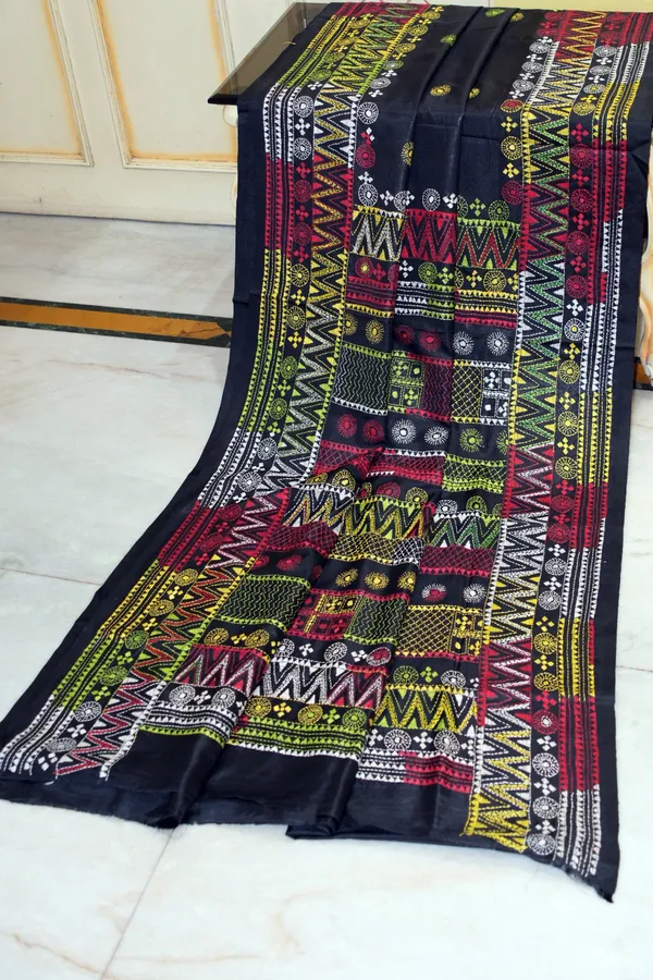 Hand_Embroidery_Lambani_Stitch_Work_Blended_Silk_Saree_In_Black_Red_And_Multicolor