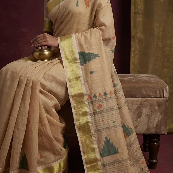 Tan_Chui_Border_Cotton_Dhakai_Jamdani_Saree_In_Khaki_Brown_And_Sacramento_Green