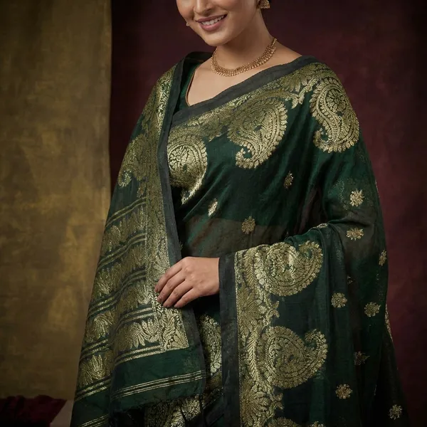 Woven_Paisley_Motif_Work_Border_Linen_Jamdani_Saree_In_Black_And_Antique_Silver
