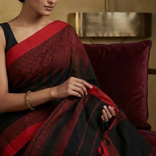 Brocade_Thread_Nakshi_Skirt_Border_Soft_Cotton_Saree_In_Black_And_Crimson_Red