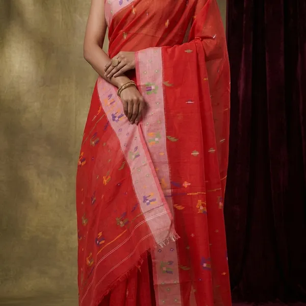 Traditional_Hand_Karat_Work_Cotton_Jamdani_Saree_In_Red_And_Multicolor_Thread_Work