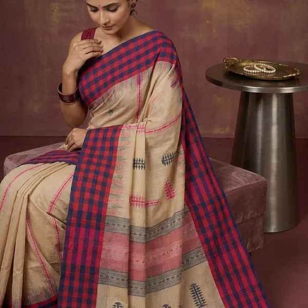 Hand_Woven_Checks_Border_Soft_Cotton_Kalakshetra_Saree_In_Parchment_Magenta_And_Dark_Blue