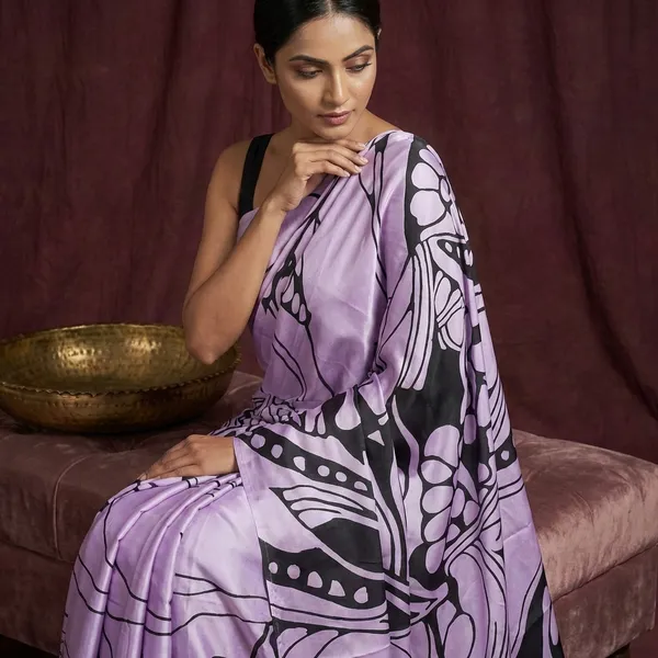 Printed_Soft_Crepe_Silk_Saree_In_Lavender_And_Black_In_Abstract_Prints