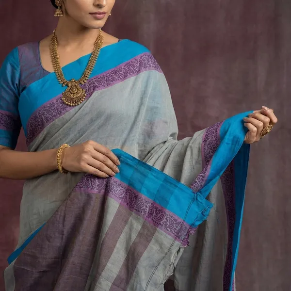Hand_Woven_Soft_Cotton_Khaddar_Saree_In_Livid_Grey_Lavender_And_Azure_Blue