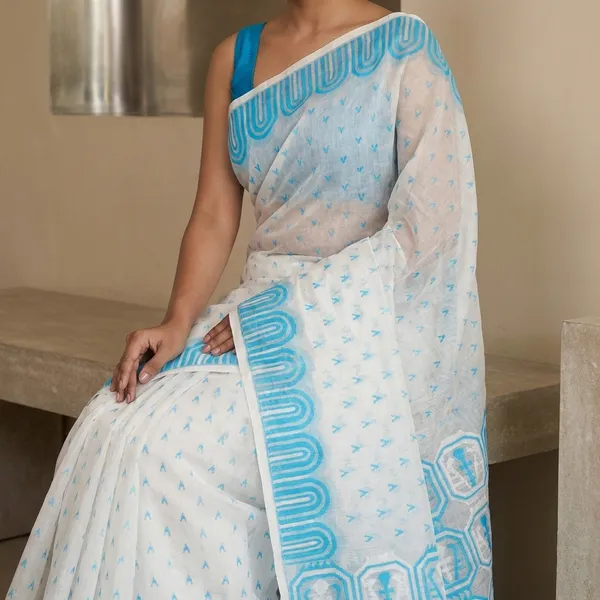 Hand_Woven_Jamdani_Saree_In_Off_White_White_And_Blue