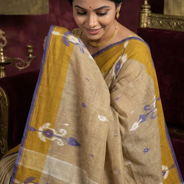 Hand_Work_Cotton_Dhakai_Jamdani_Saree_In_Light_French_Beige_Royal_Blue_And_Off_White
