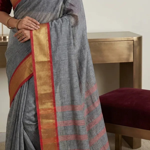 Bengal_Tangail_Hazar_Butti_Jacket_Zari_Nakshi_Golden_Border_Cotton_Saree_In_Dark_Grey_And_Red