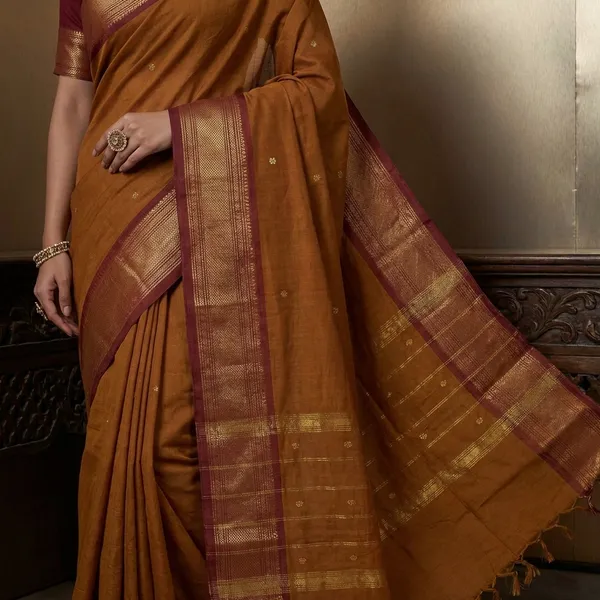 Jacket_Nakshi_Border_Work_Cotton_Gadwal_Saree_In_Hawaiian_Tan_And_Maroon