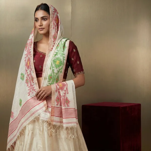 Premium_Quality_Woven_Needle_Karat_Nakshi_Work_Pure_Matka_Silk_Jamdani_Saree_In_Off_White_Red_Green_And_Antique_Golden