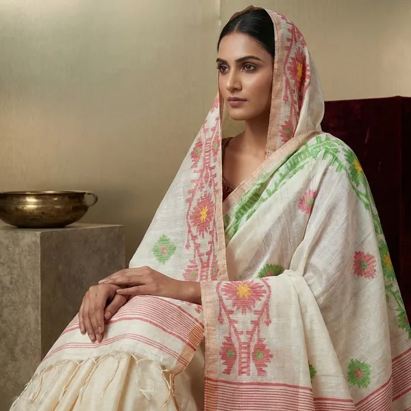 Premium_Quality_Woven_Needle_Karat_Nakshi_Work_Pure_Matka_Silk_Jamdani_Saree_In_Off_White_Red_Green_And_Antique_Golden
