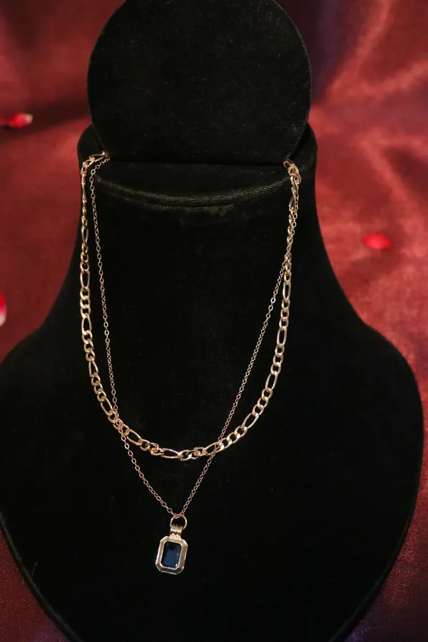 Golden_Alloy_Layered_Necklace_For_Women