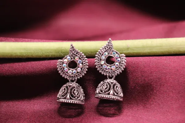 Silver_Alloy_Jhumka_Earrings_For_Women
