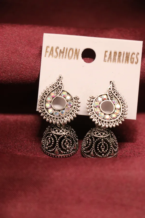 Silver_Alloy_Jhumka_Earrings_For_Women