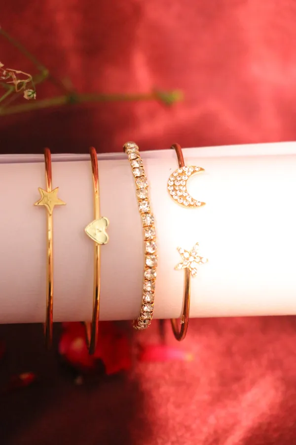 Golden_Alloy_Bracelet_Set_For_Women