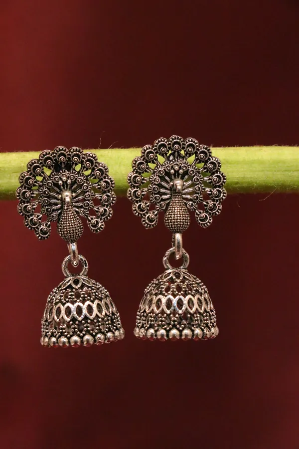 Golden_Alloy_Drop_Earrings_For_Women