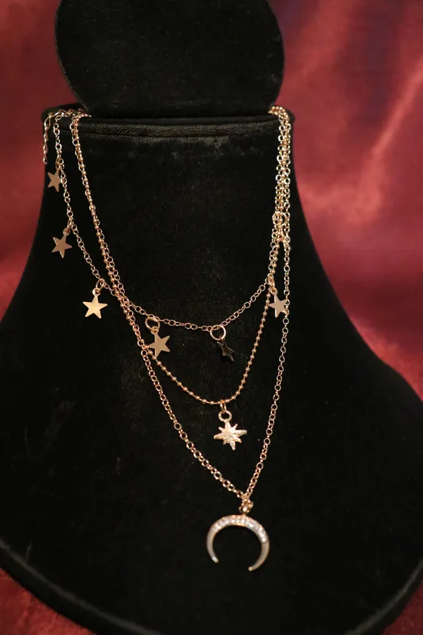 Golden_Alloy_Layered_Necklace_For_Women