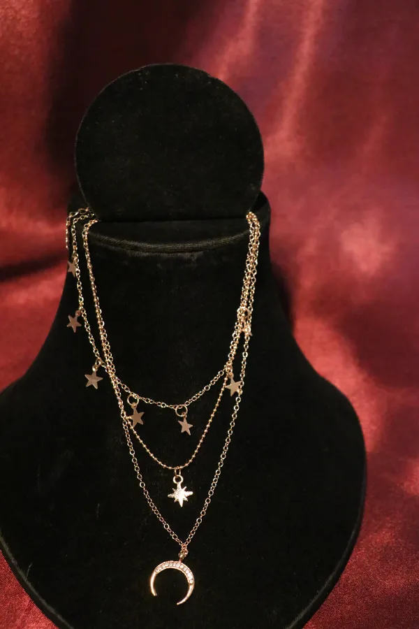 Golden_Alloy_Layered_Necklace_For_Women