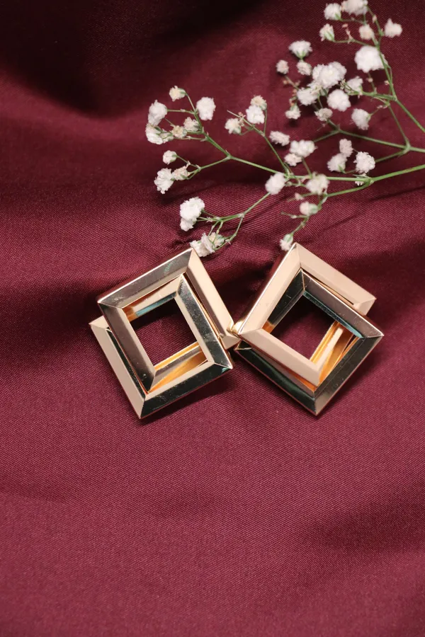 Golden_Alloy_Stud_Earrings_For_Women