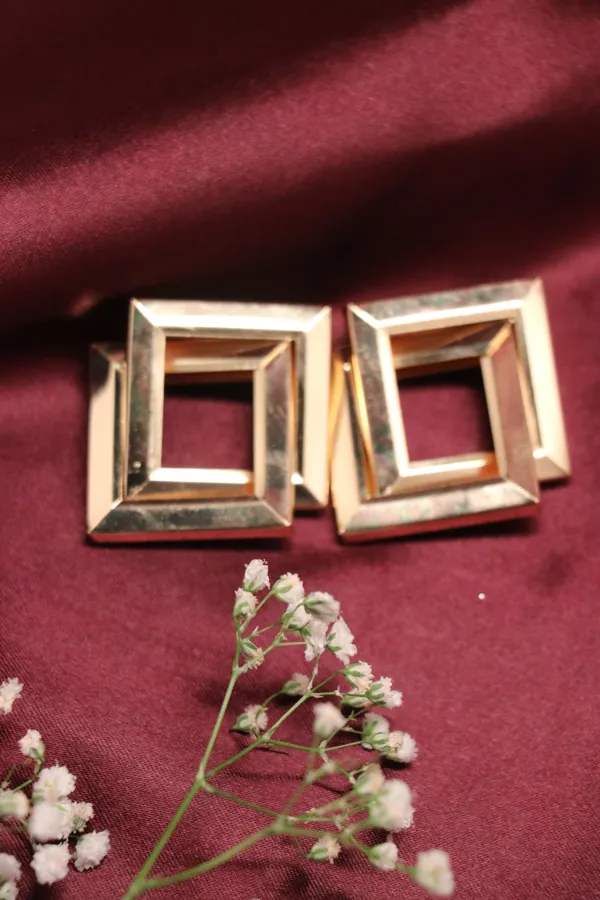 Golden_Alloy_Stud_Earrings_For_Women