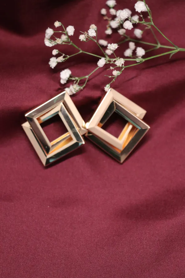 Golden_Alloy_Stud_Earrings_For_Women