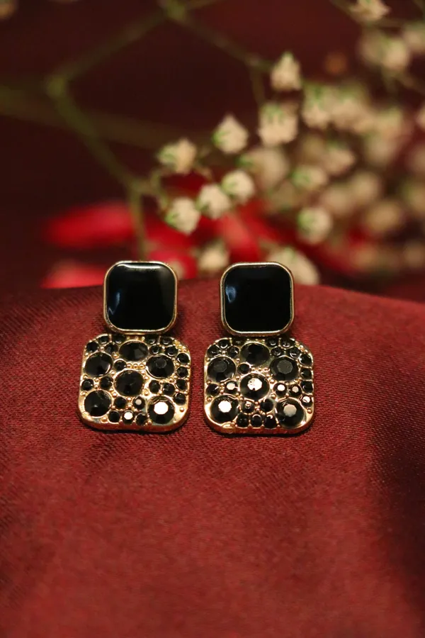 Black_Alloy_Earrings_For_Women