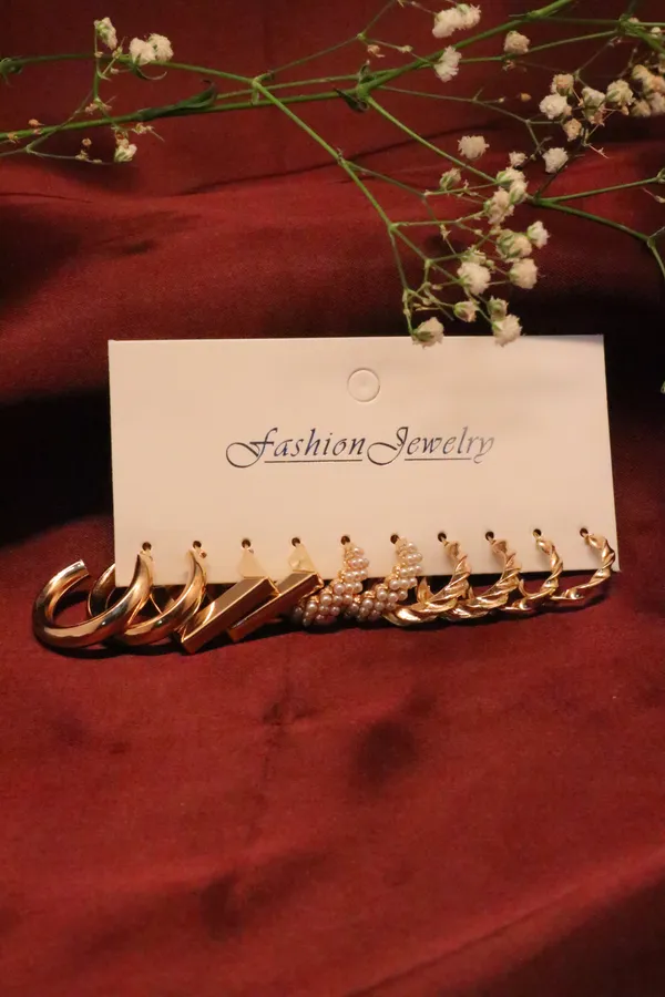 Golden_Alloy_Hoop_Earrings_Set_For_Women