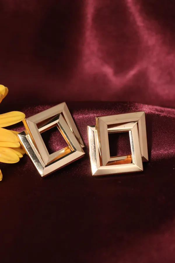Golden_Alloy_Stud_Earrings_For_Women