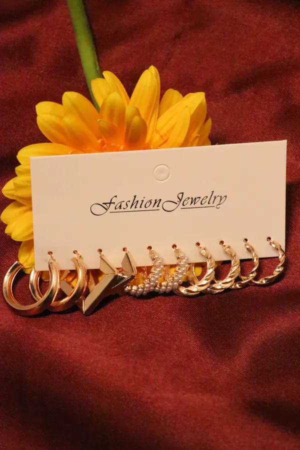 Golden_Alloy_Hoop_Earrings_Set_For_Women