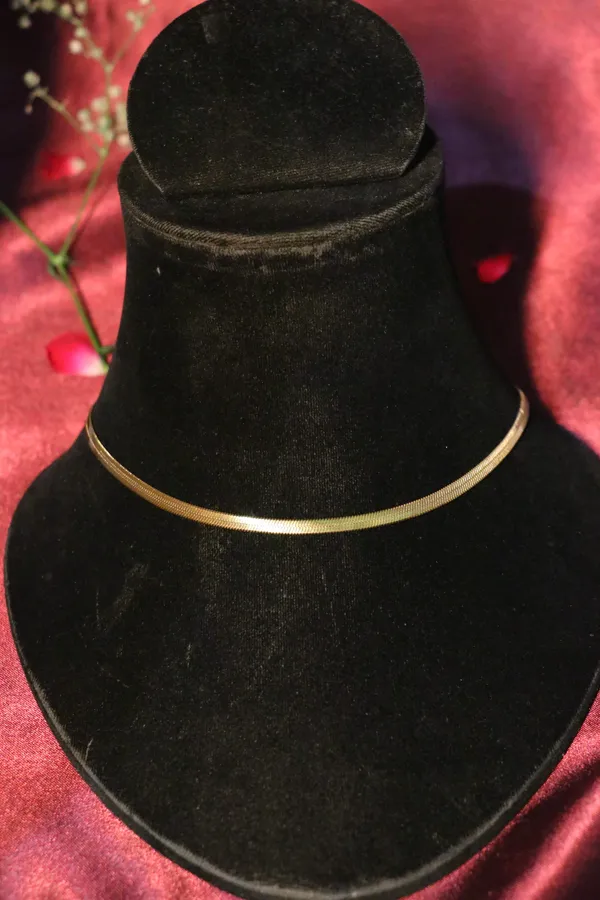 Golden_Alloy_Chain_Necklace_For_Women