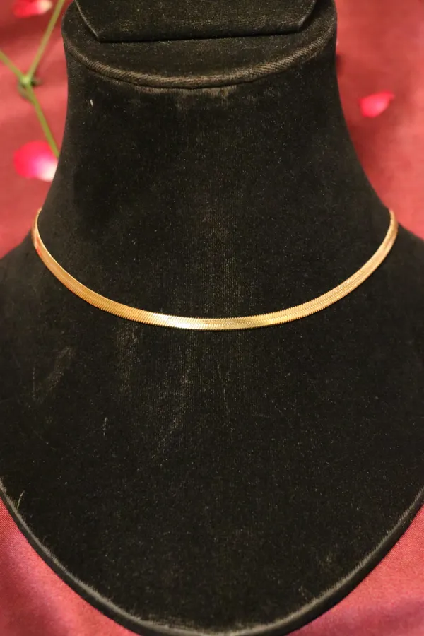 Golden_Alloy_Chain_Necklace_For_Women