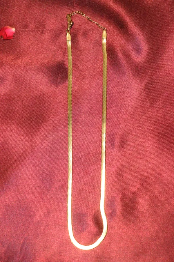 Golden_Alloy_Chain_Necklace_For_Women