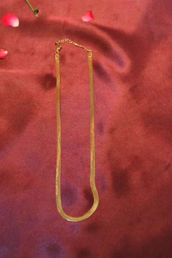 Golden_Alloy_Chain_Necklace_For_Women