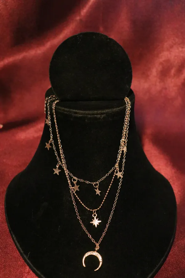 Golden_Alloy_Layered_Necklace_For_Women