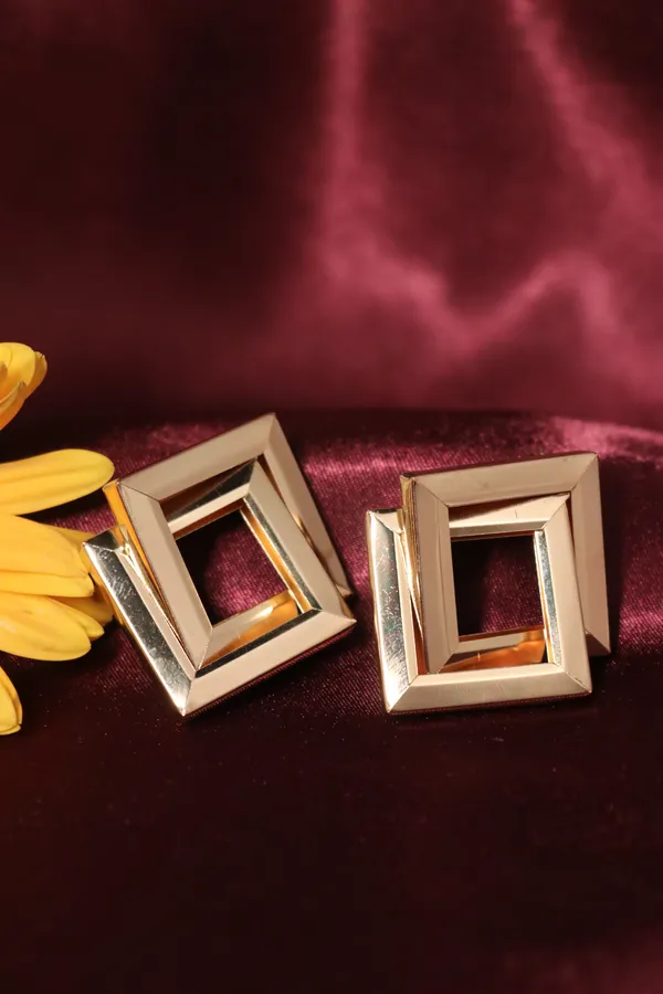 Golden_Alloy_Stud_Earrings_For_Women