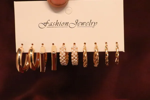 Golden_Alloy_Hoop_Earrings_Set_For_Women