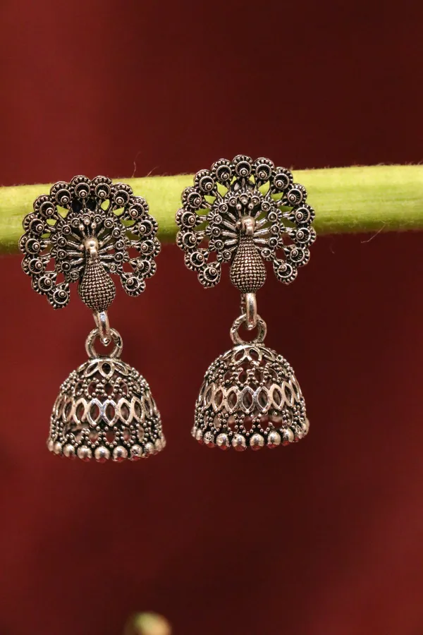Golden_Alloy_Drop_Earrings_For_Women